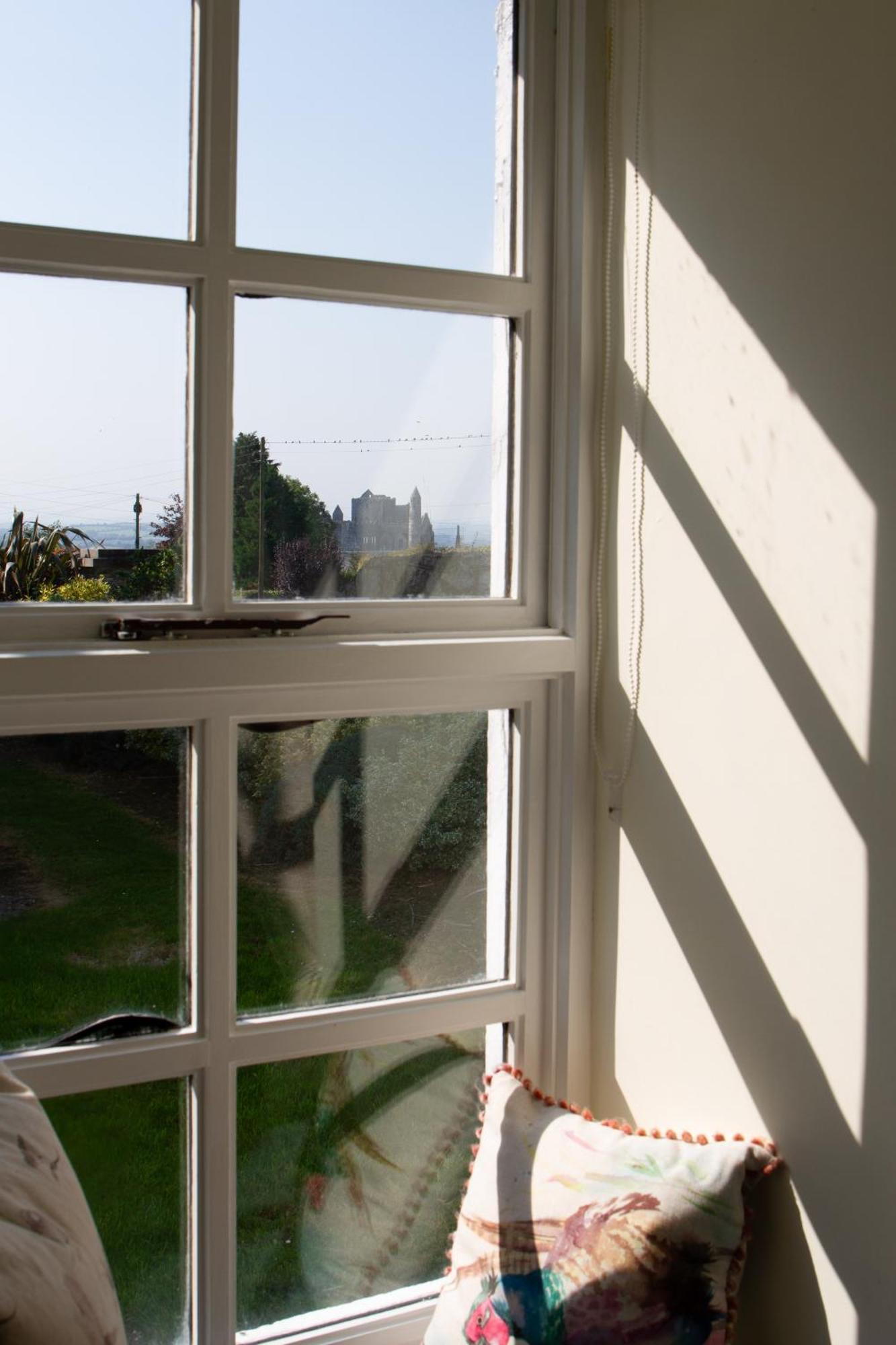 Hill House Lodge Sleeps 6 Overlooking The Rock Of Cashel Кашел Екстериор снимка